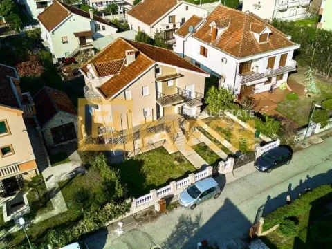 Izdavanje, kuća, 400m², Stari Aerodrom, Podgorica - image 40