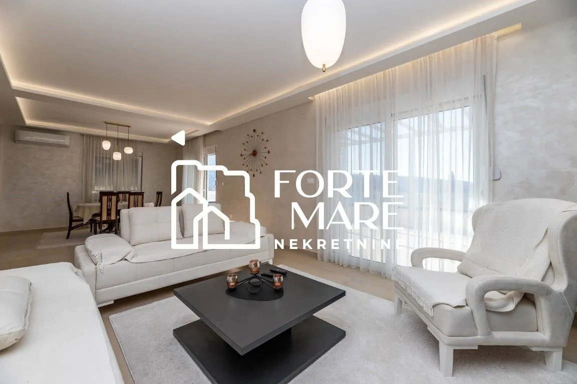 Prodaja, kuća, 220m², Zelenika, Herceg Novi