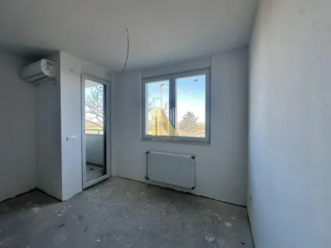 Prodaja, trosoban stan, 60m², Petrovaradin, Novi Sad - image 2