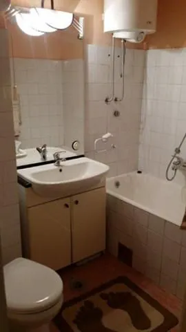 Izdavanje, četvorosoban stan, 117m², Kalenić Pijaca, Vračar Sve Podlokacije