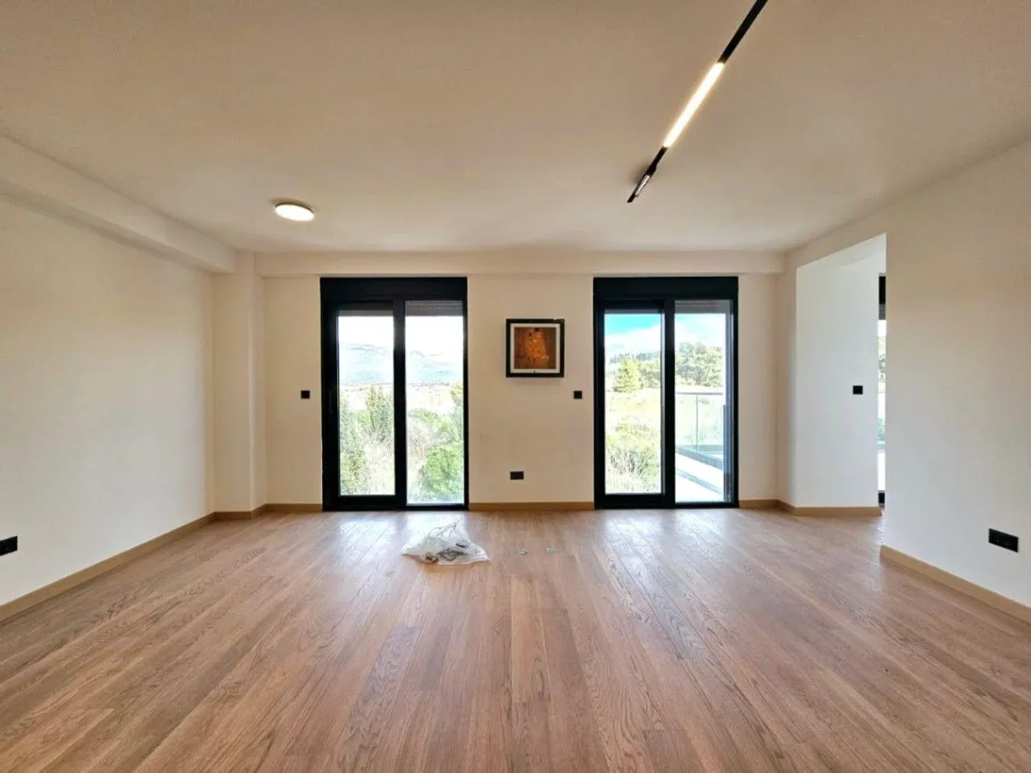 Prodaja, dvosoban stan, 206m², Zagorič, Podgorica