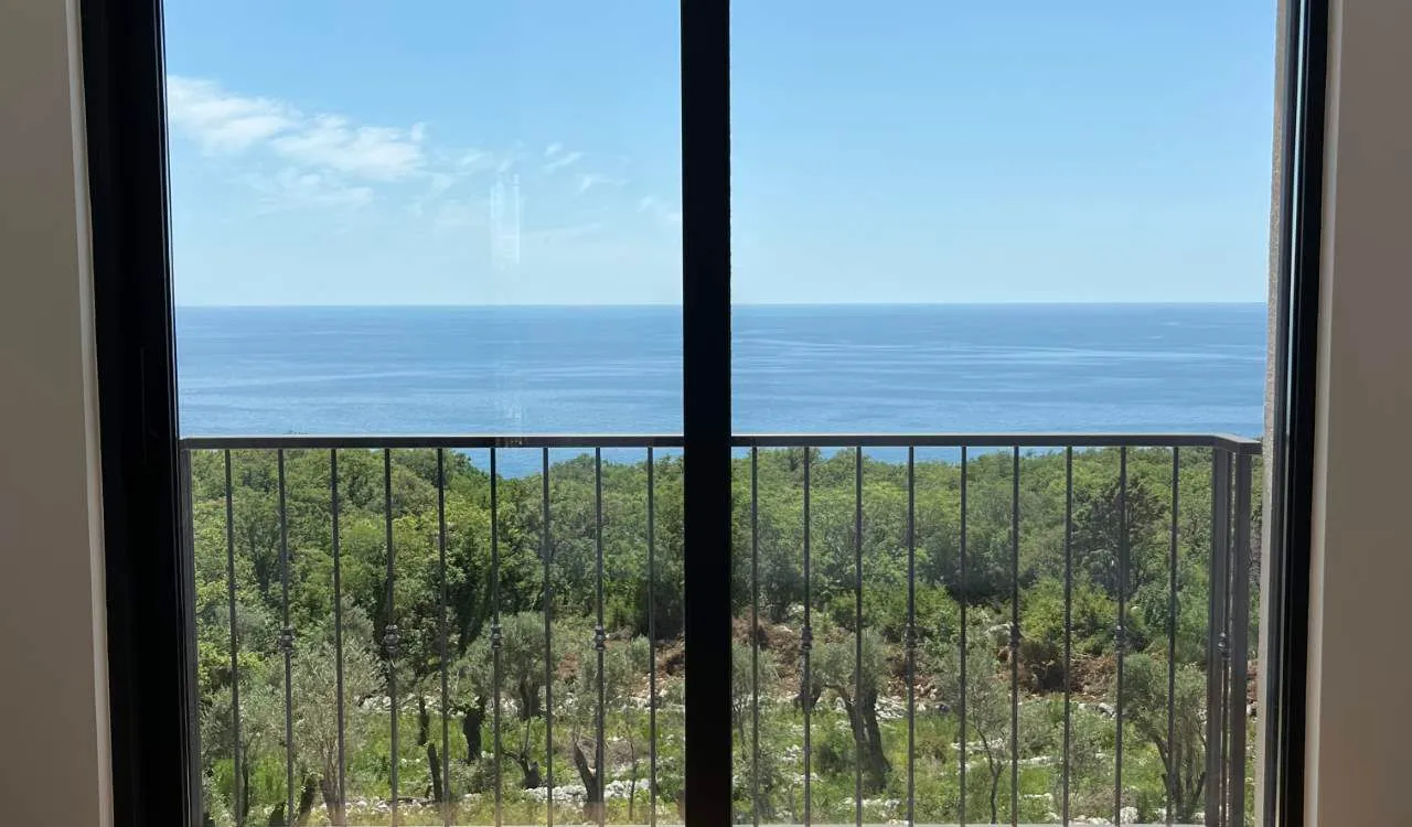 Sale, house, 220m², Rijeka Reževići, Budva