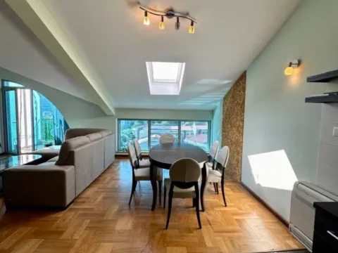 Prodaja, trosoban stan, 126m², Centar, Budva