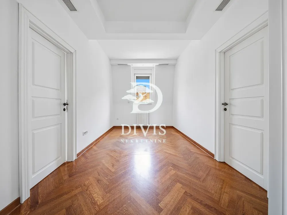 Sale, house, 500m², Zvezdin Stadion, Beograd