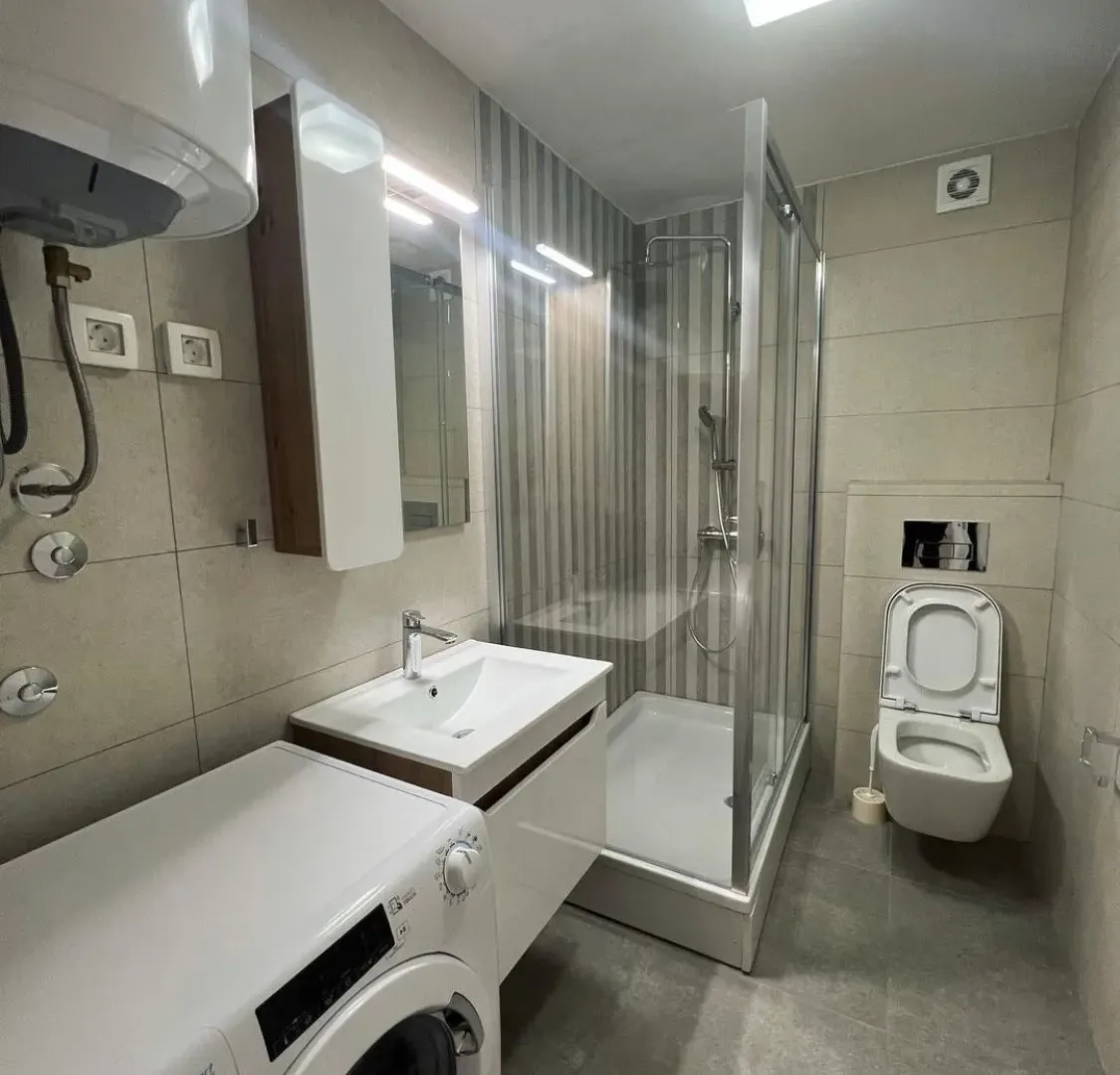 Izdavanje, jednosoban stan, 45m², Centar, Podgorica