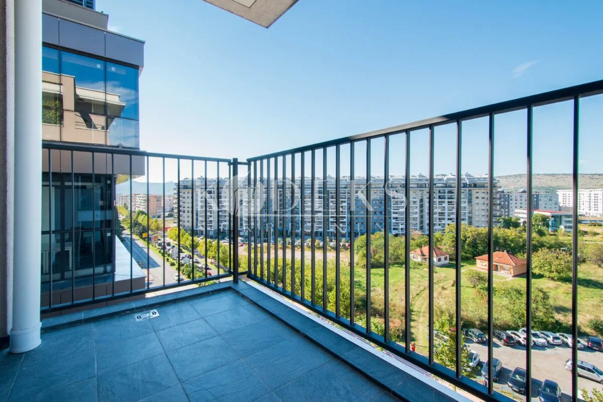 Izdavanje, trosoban stan, 127m², Preko Morače, Podgorica