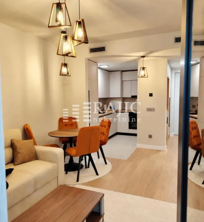 Izdavanje, dvosoban stan, 51m², Novi Beograd Blok 65, Novi Beograd Sve Podlokacije