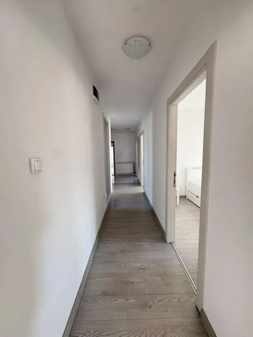 Izdavanje, trosoban stan, 100m², Surčin, Beograd