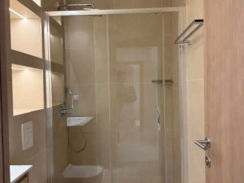 Rent, one bedroom apartment, 45m², Centar, Tivat - image 11