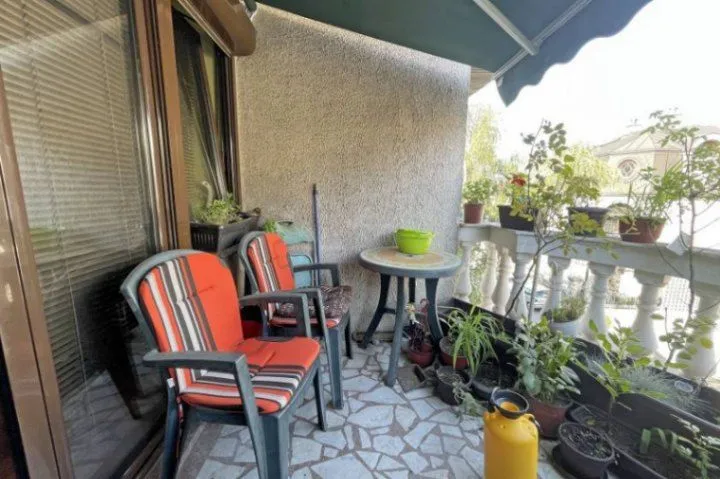 Prodaja, četvorosoban stan, 66m², Beograd, Srbija