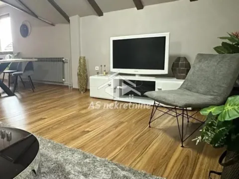 Izdavanje, dvosoban stan, 60m², Filmski Grad, Beograd - image 2