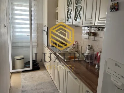 Prodaja, trosoban stan, 87m², Blok 6, Podgorica - image 3