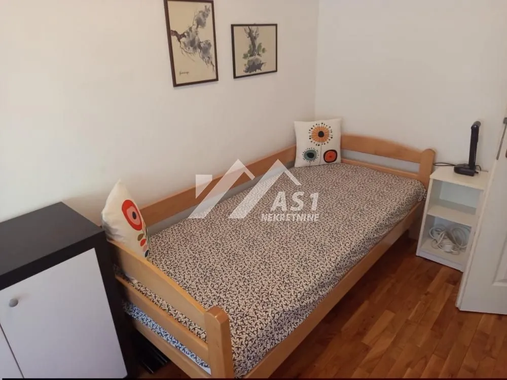 Izdavanje, jednosoban stan, 34m², Bulevar Evrope, Novi Sad Sve Podlokacije