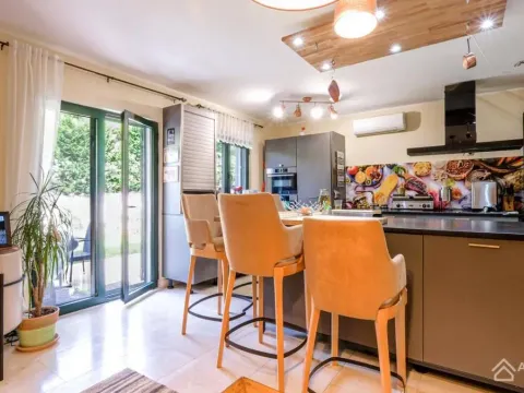 Prodaja, kuća, 174m², Budva, Crna Gora - image 2