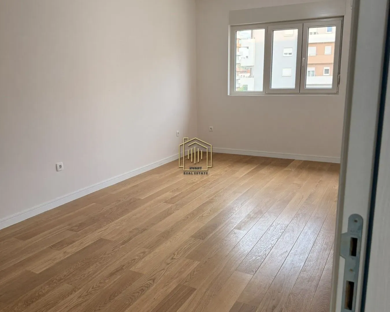 Izdavanje, jednosoban stan, 49m², Central Point, Podgorica