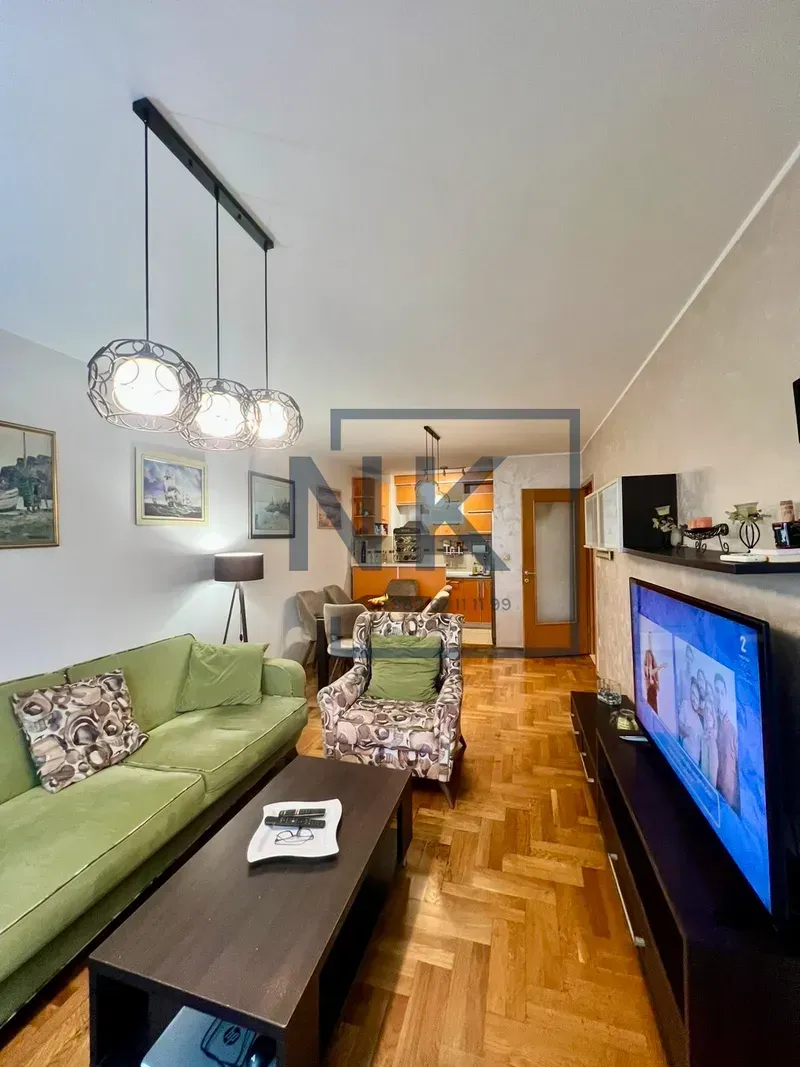 Prodaja, dvosoban stan, 70m², Stari Aerodrom, Podgorica