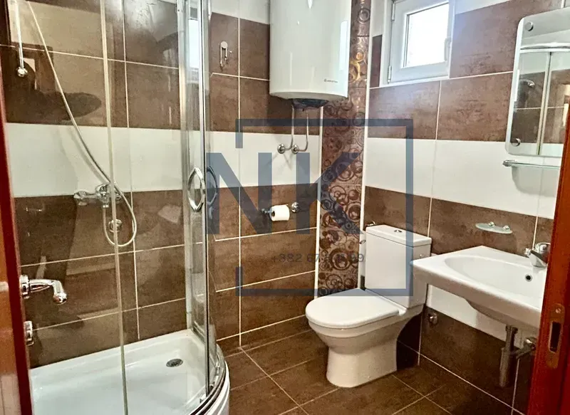 Izdavanje, kuća, 220m², Konik, Podgorica