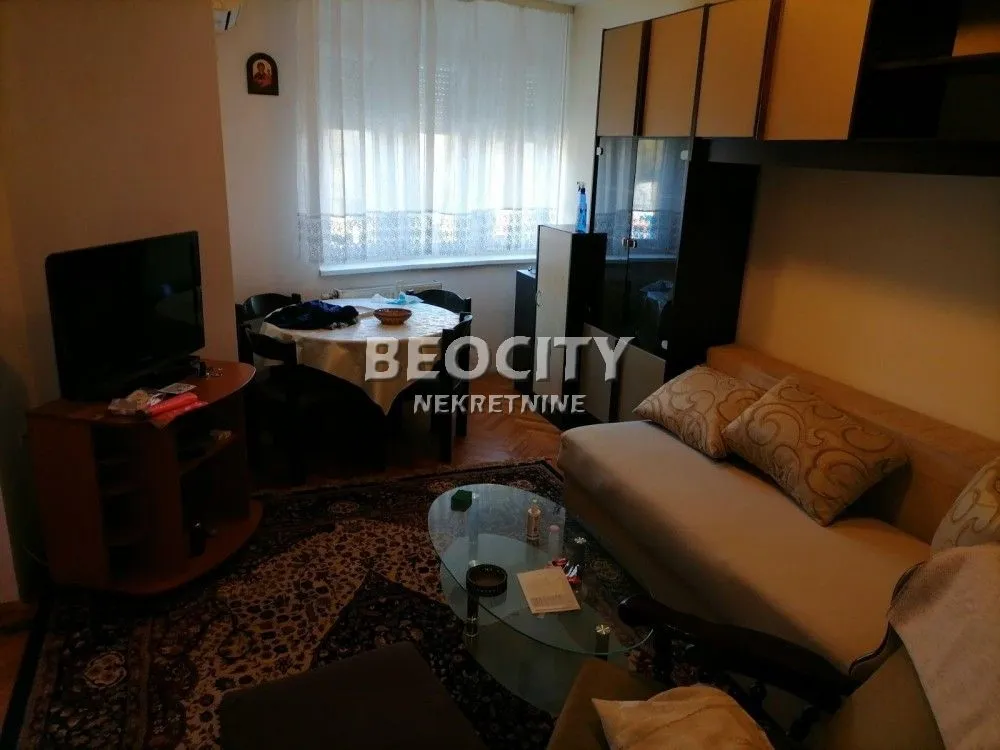 Prodaja, stan, 40m², Centar, Novi Sad