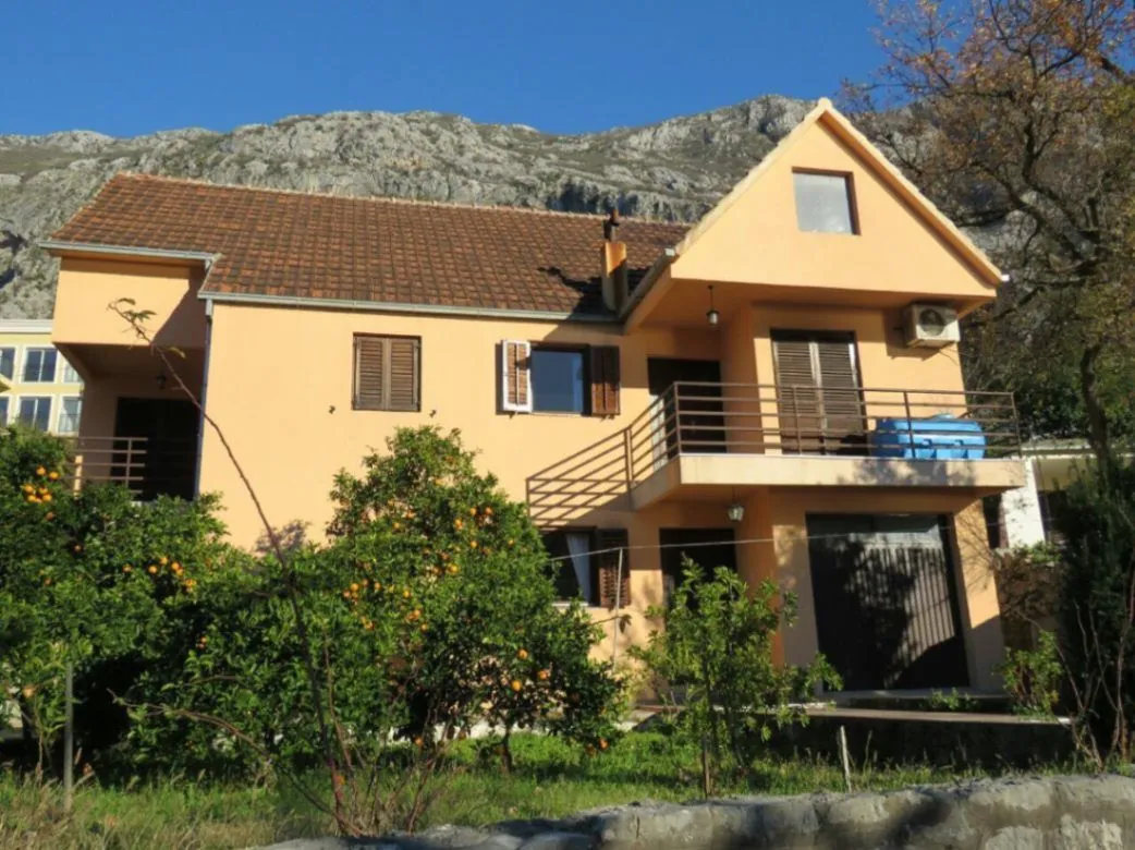 Sale, house, 250000m², Dobrota, Kotor