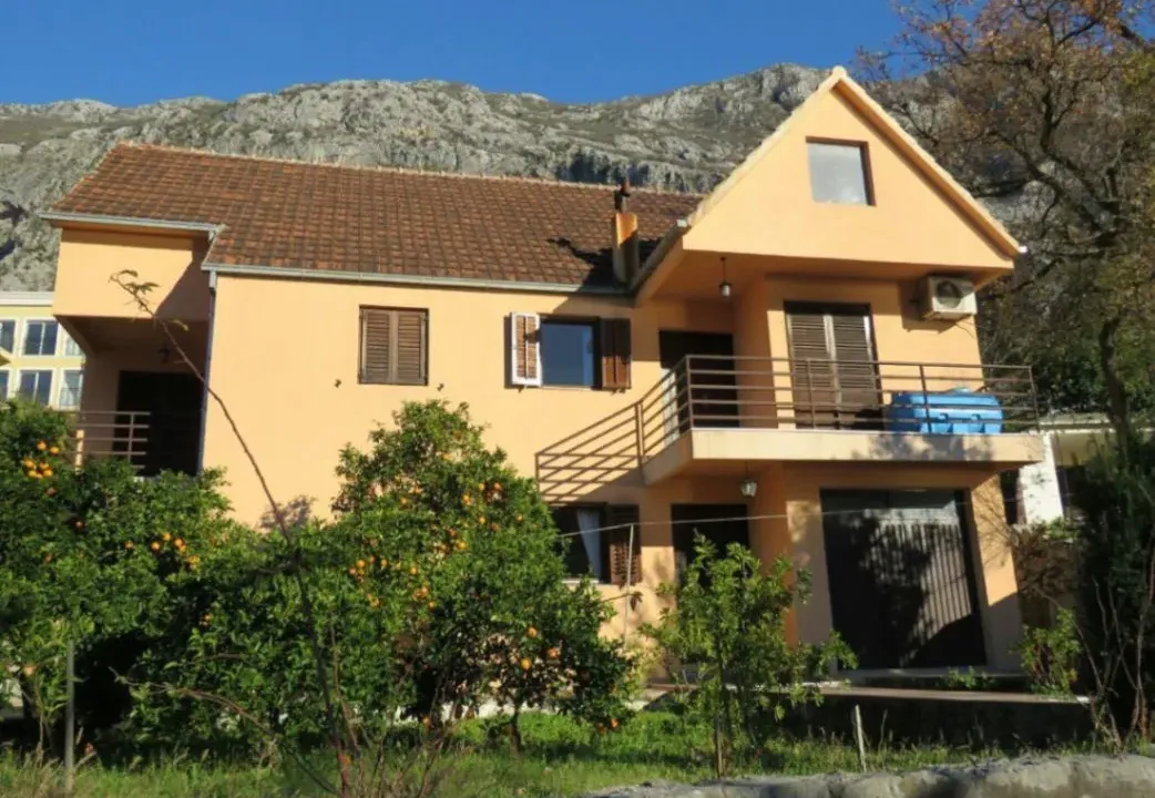 Sale, house, 250000m², Dobrota, Kotor