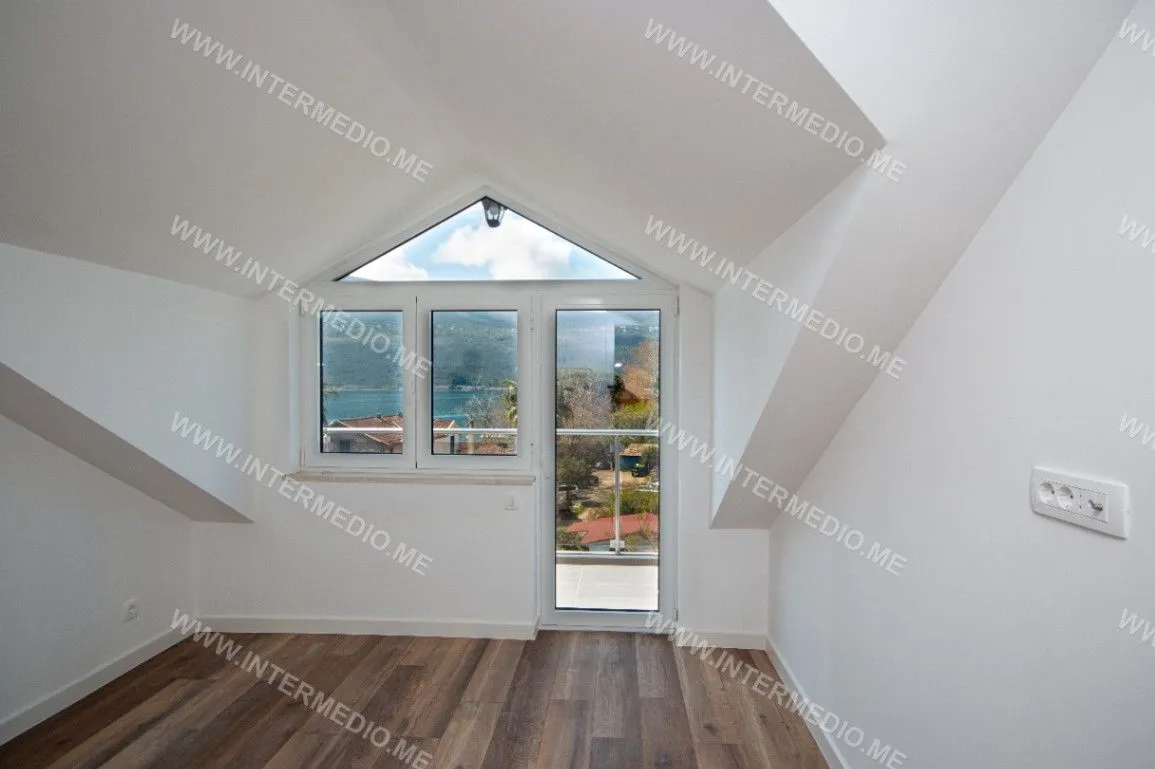 Prodaja, trosoban stan, 146m², Đenovići, Herceg Novi