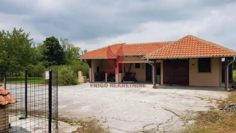 Sale, house, 160m², Medjulužje, Mladenovac