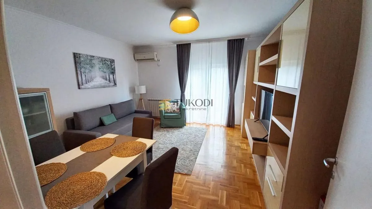 Rent, two bedroom apartment, 41m², Vračar Sve Podlokacije, Beograd