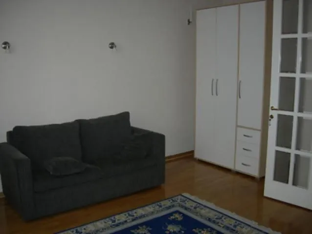 Rent, four bedroom apartment, 110m², Stari Grad, Beograd