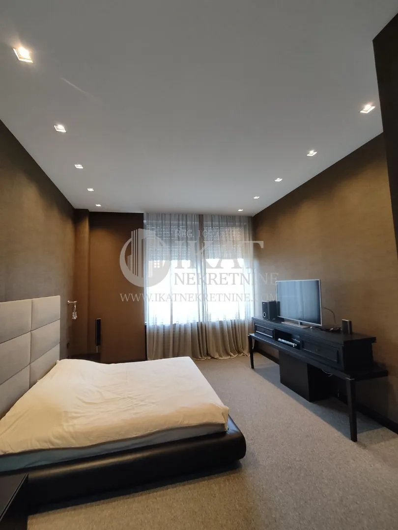 Izdavanje, četvorosoban stan, 150m², Vukov Spomenik, Zvezdara Sve Podlokacije