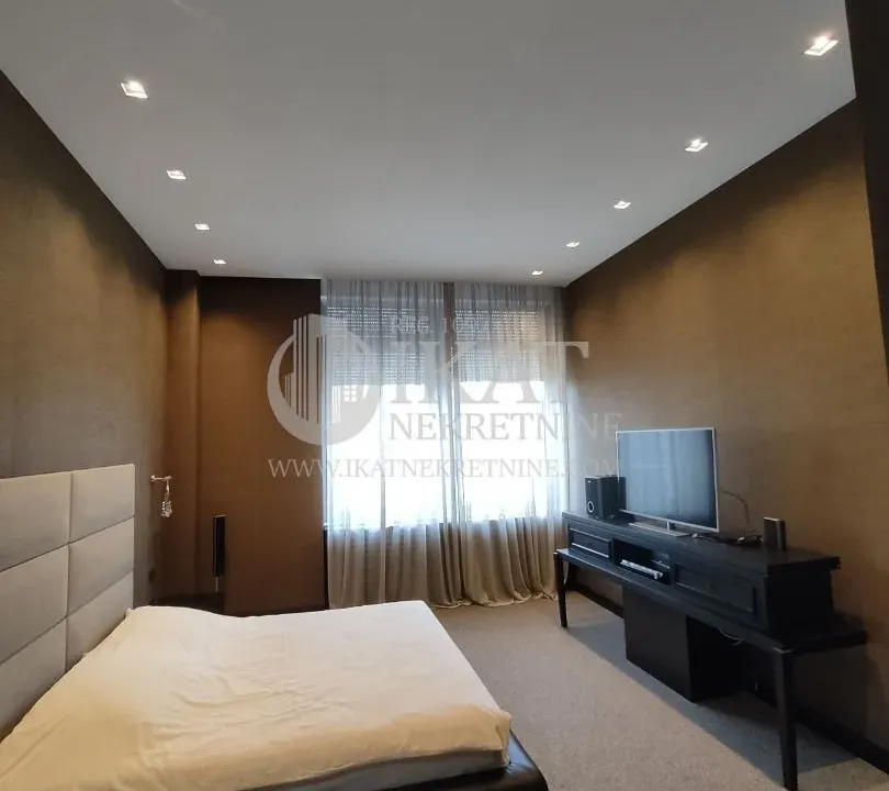 Izdavanje, četvorosoban stan, 150m², Vukov Spomenik, Zvezdara Sve Podlokacije