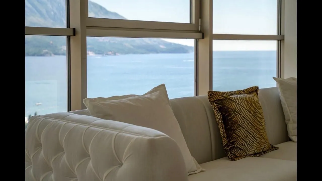 Rent, three bedroom apartment, 150m², Dukley Gardens, Budva