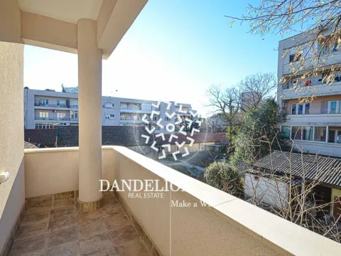 Izdavanje, dvosoban stan, 90m², Centar, Podgorica - image 5