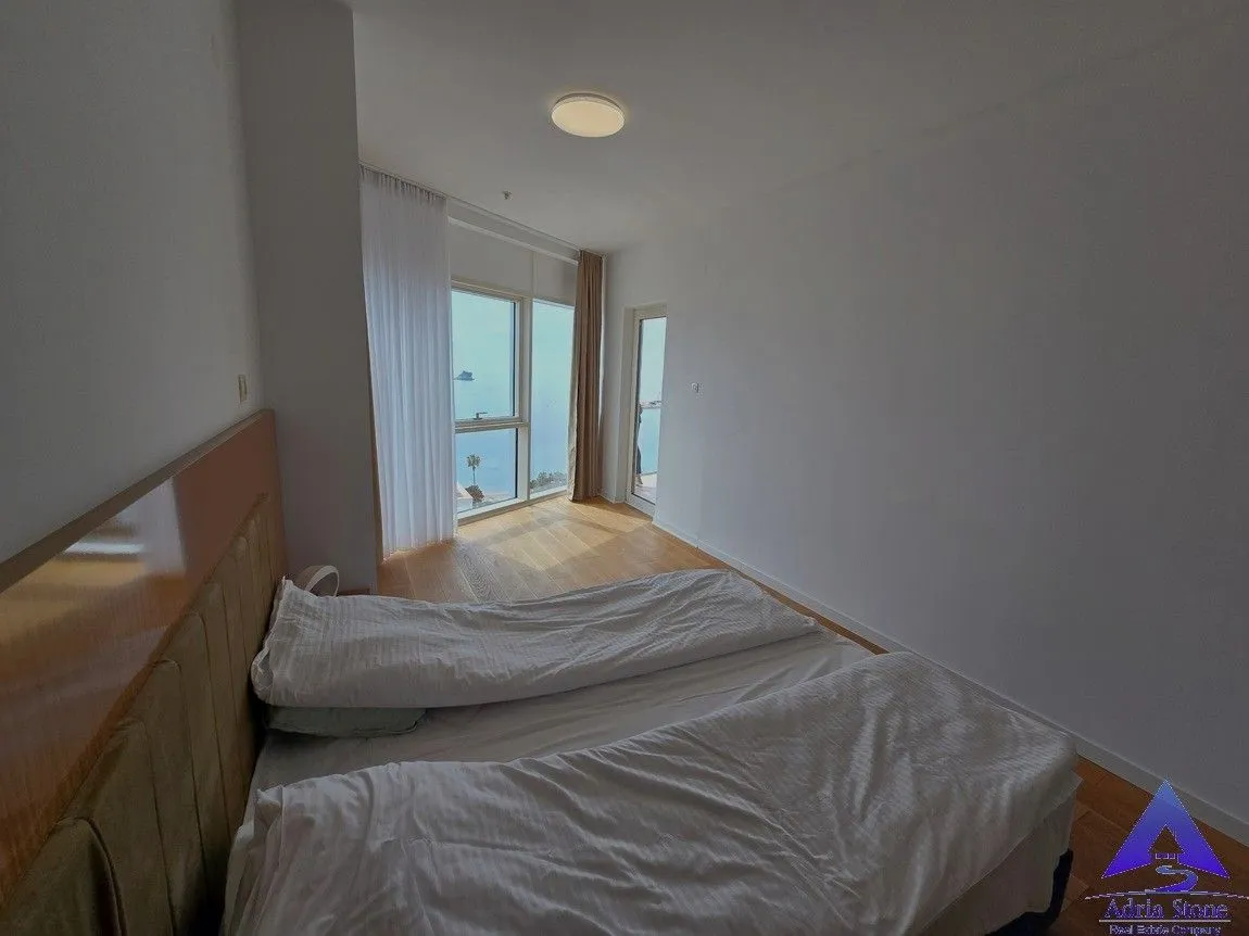 Prodaja, dvosoban stan, 77m², Centar, Budva