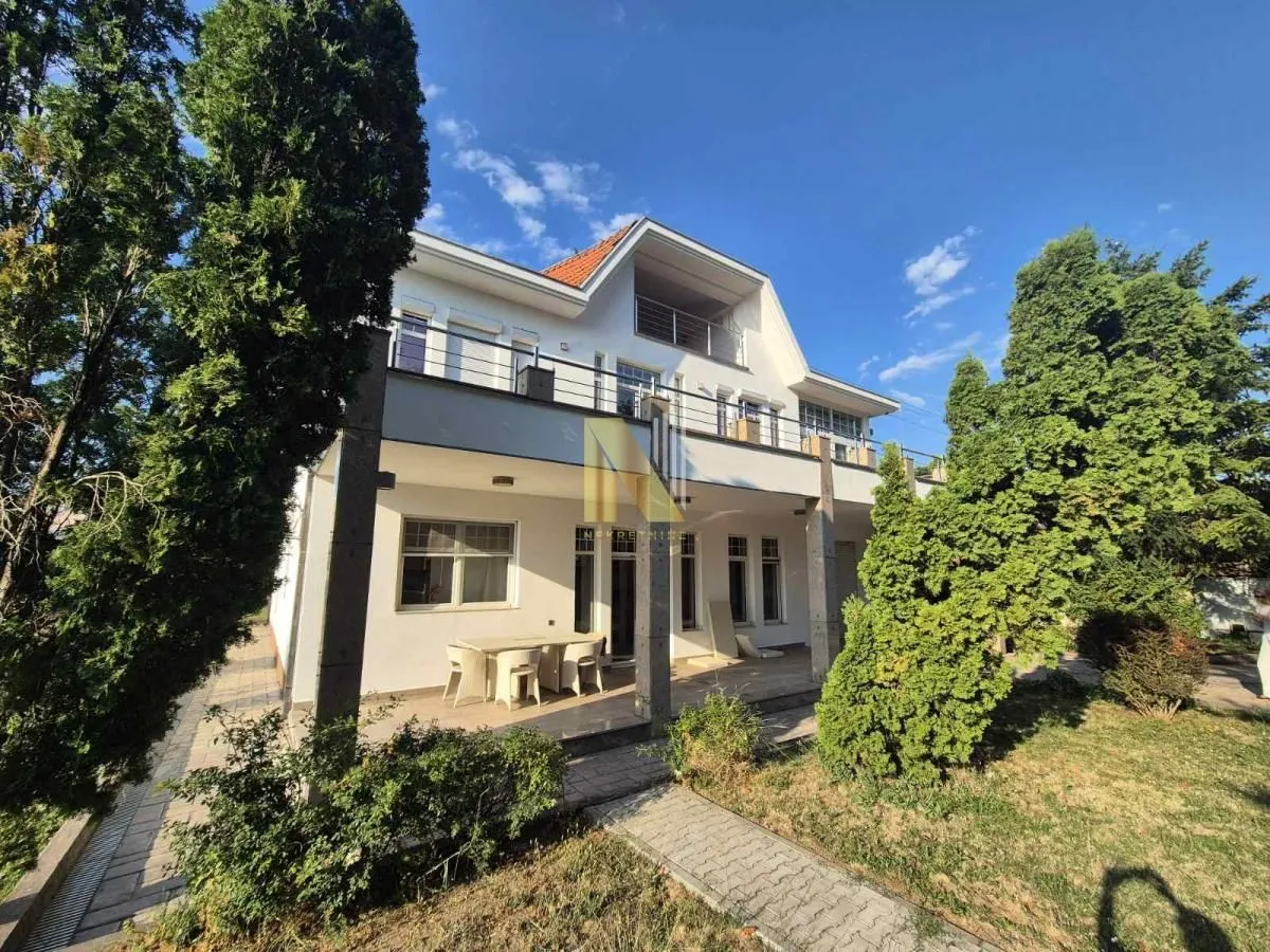 Prodaja, kuća, 248m², Surčin, Beograd