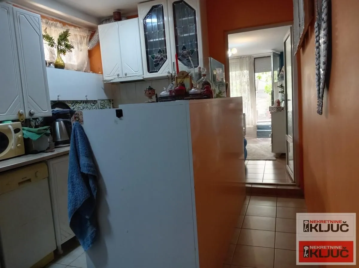 Prodaja, dvosoban stan, 54m², Bulevar Oslobodjenja, Novi Sad Sve Podlokacije