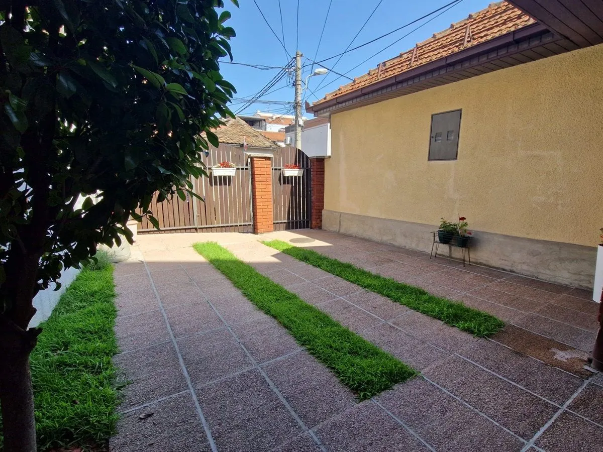 Prodaja, kuća, 79m², Vračar Sve Podlokacije, Beograd