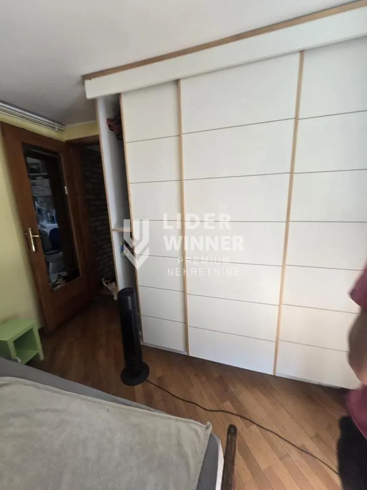 Prodaja, četvorosoban stan, 110m², Savski Venac, Beograd