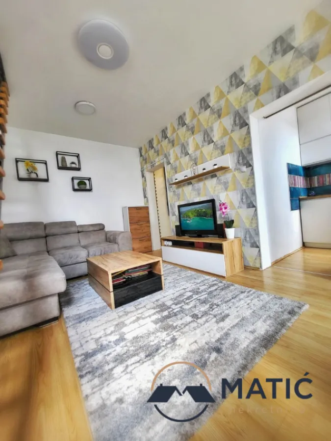 Prodaja, trosoban stan, 46m², Bulevar patrijarha Pavla, Novi Sad Sve Podlokacije