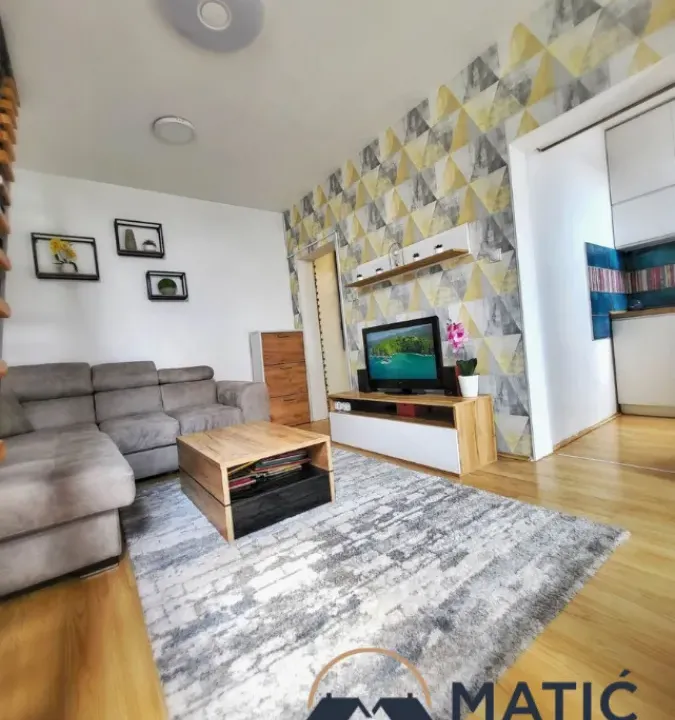 Prodaja, trosoban stan, 46m², Bulevar patrijarha Pavla, Novi Sad Sve Podlokacije