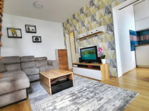 Sale, three bedroom apartment, 46m², Bulevar patrijarha Pavla, Novi Sad Sve Podlokacije