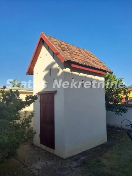 Prodaja, kuća, 194m², Šid, Srbija