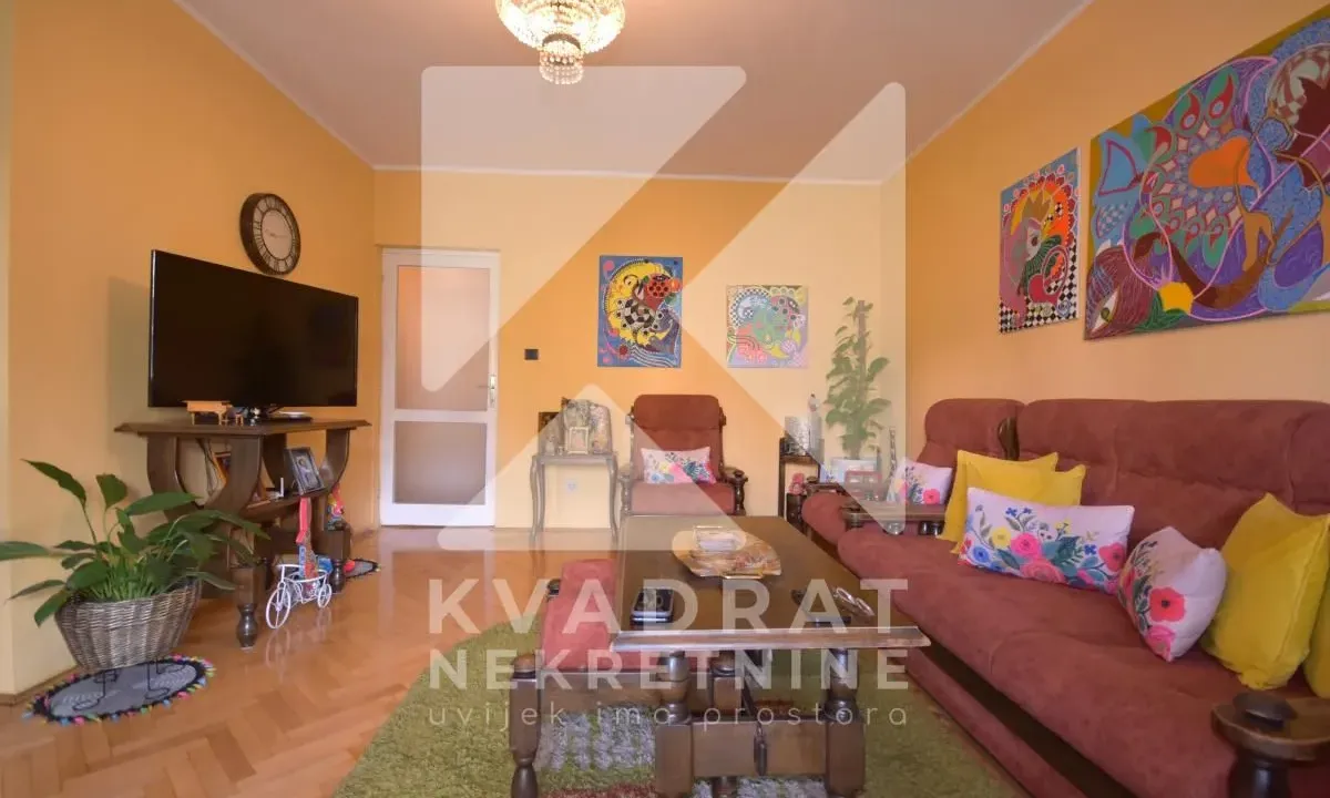 Prodaja, dvosoban stan, 80m², Pejton, Podgorica