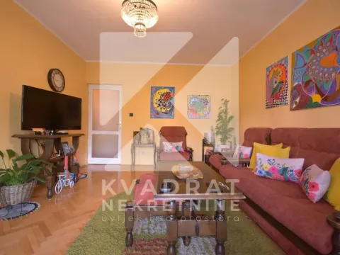 Prodaja, dvosoban stan, 80m², Pejton, Podgorica - image 1