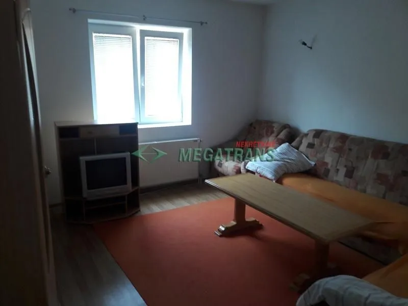 Izdavanje, trosoban stan, 130m², Veternik, Novi Sad Sve Podlokacije