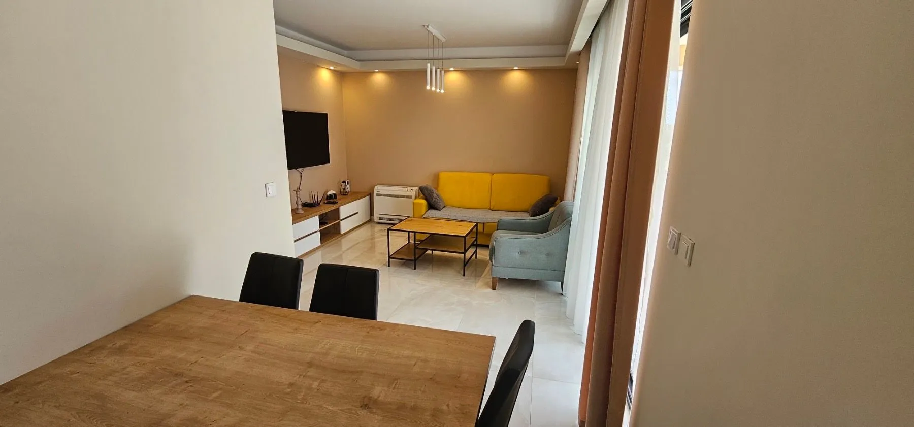 Izdavanje, jednosoban stan, 55m², Centar, Tivat