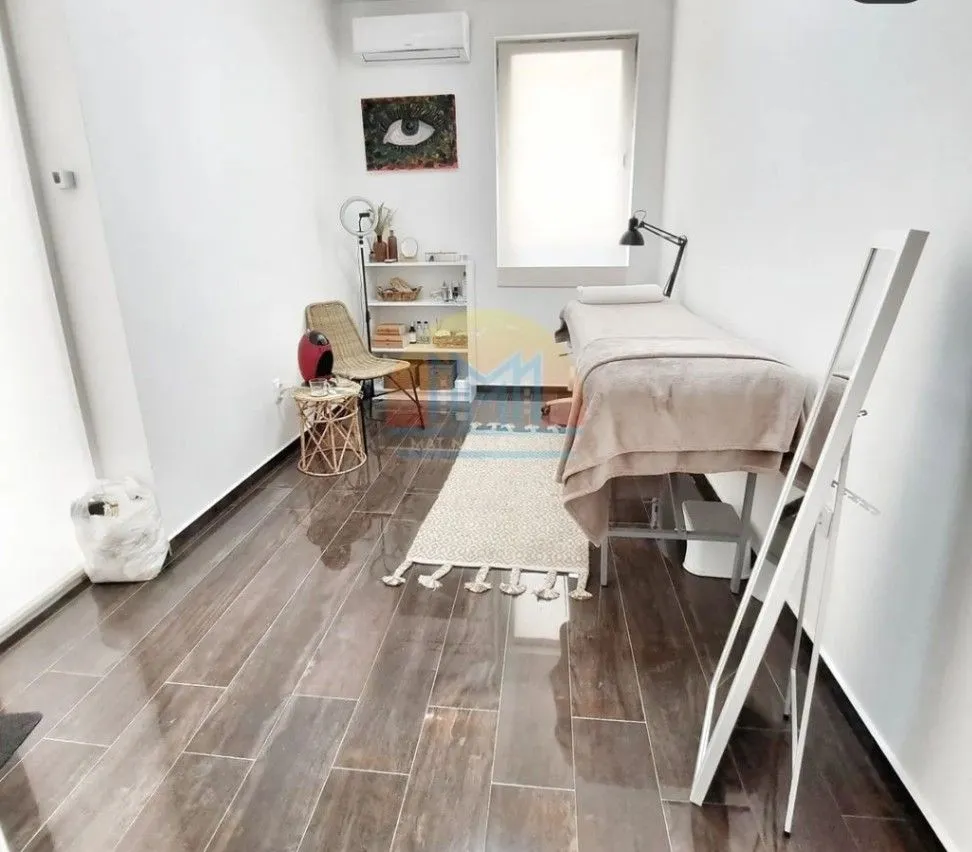 Prodaja,  poslovni prostor, 39m2, Blok 9, Podgorica