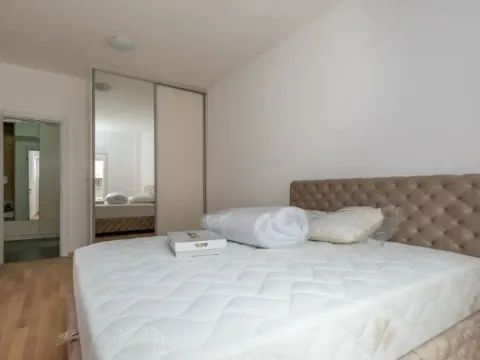 Izdavanje, jednosoban stan, 58m², Vezirov Most, Podgorica - image 3