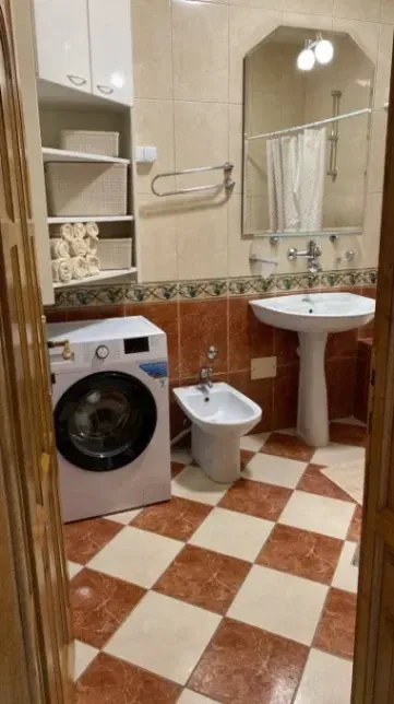 Izdavanje, trosoban stan, 114m², Momišići, Podgorica