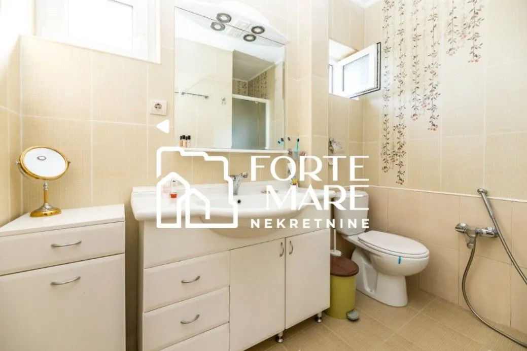 Prodaja, stan, 78m², Njivice, Herceg Novi
