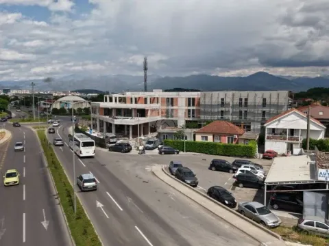 Izdavanje, poslovni prostor, 2000m², Donja Gorica, Podgorica - image 7